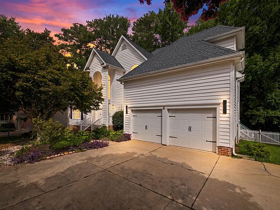 2nd image of 406 Cricketfield Ln