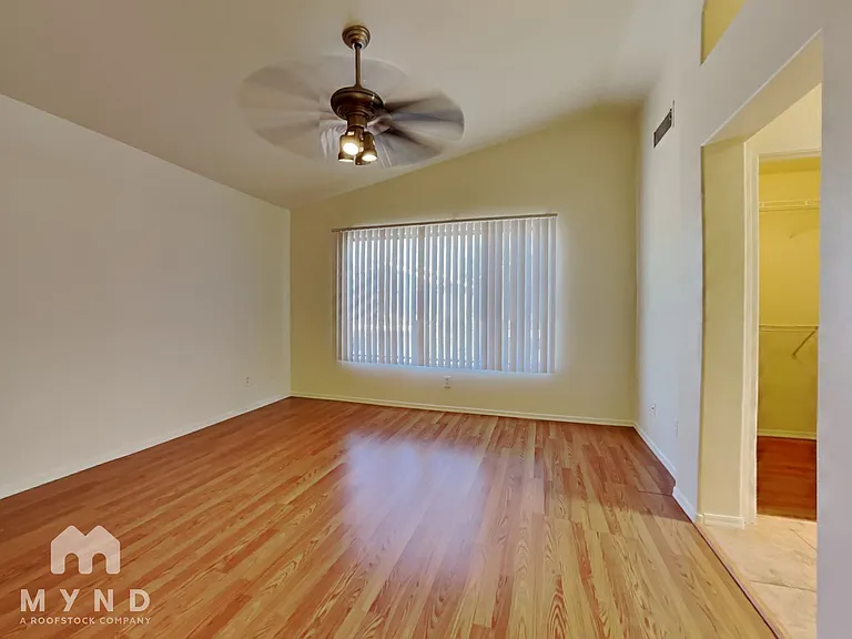 10524 W Almeria Rd — Photo 16
