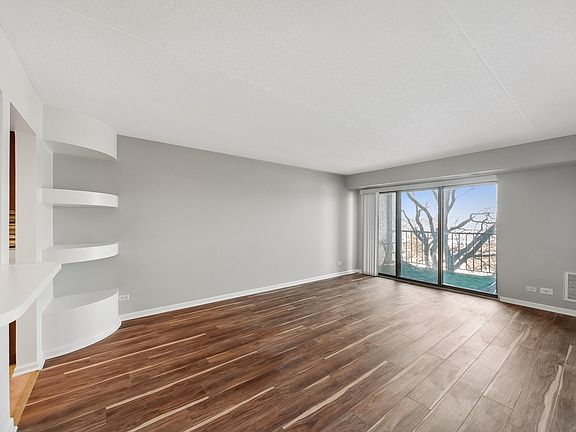 3rd image of 350 Plum Creek Dr APT 302
