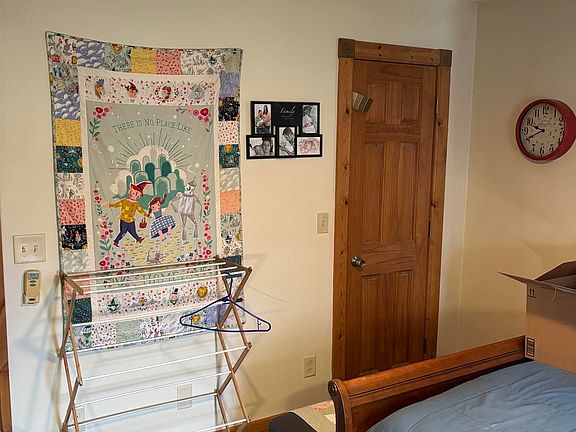 2nd image of 126 E Randolph St