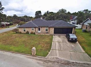 1405 Stonebriar Dr, Carthage, TX 75633