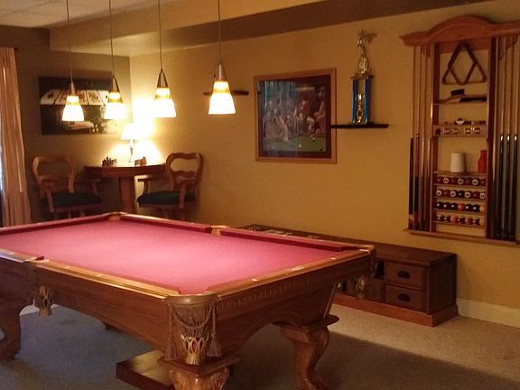 Terrace level rec room