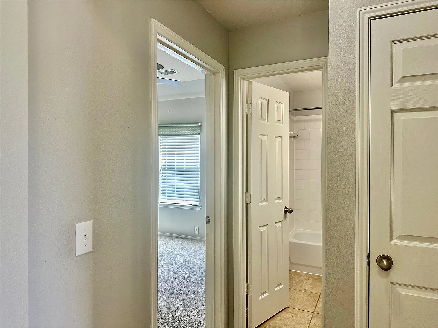 3 bed, 2.0 bath, $2,100 — Photo 3