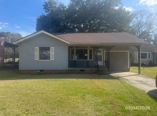 1628 Airport Dr, Laurel, MS 39440