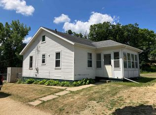 1979 & 1989 Route 75 E, Freeport, IL 61032