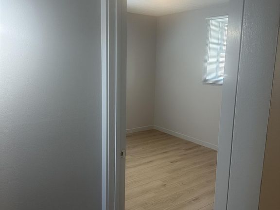 4th image of 4605 & 4609 California St #4