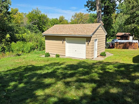 5th image of 10 W Golden Lake Rd