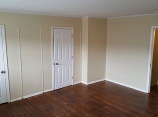 1253 Lakeshore Dr, Camden, NJ 08104