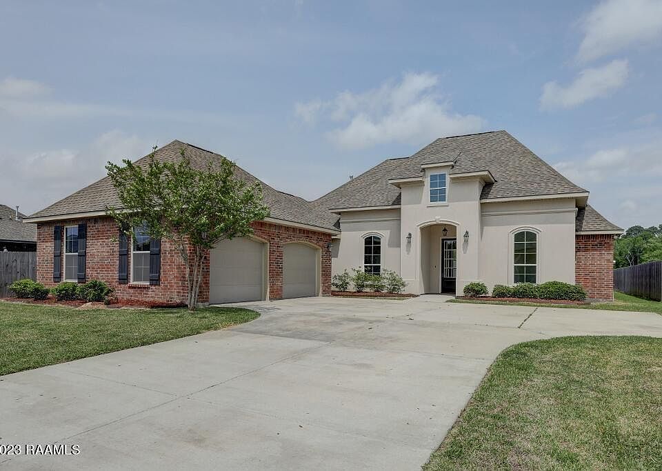 1st image of 118 Paige Place Ave