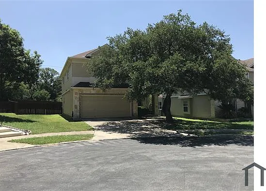 4 bed, 2501 sqft, $2,700 — Photo 2