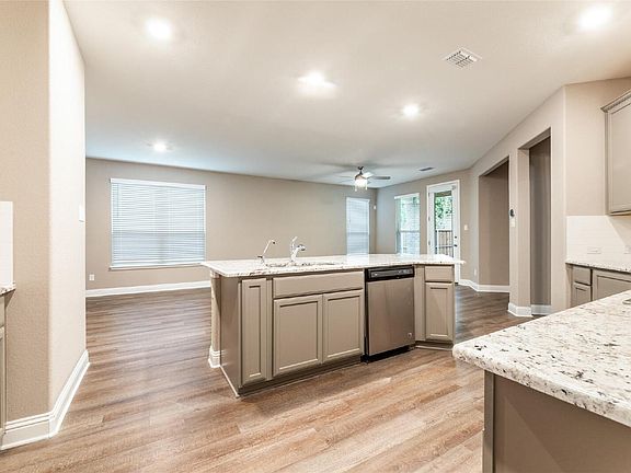 5th image of 1532 Turf Ln
