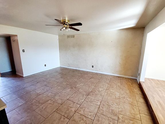 3rd image of 3766 E Everglade Ave