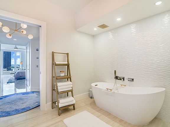 4th image of 333 Las Olas Way #1804
