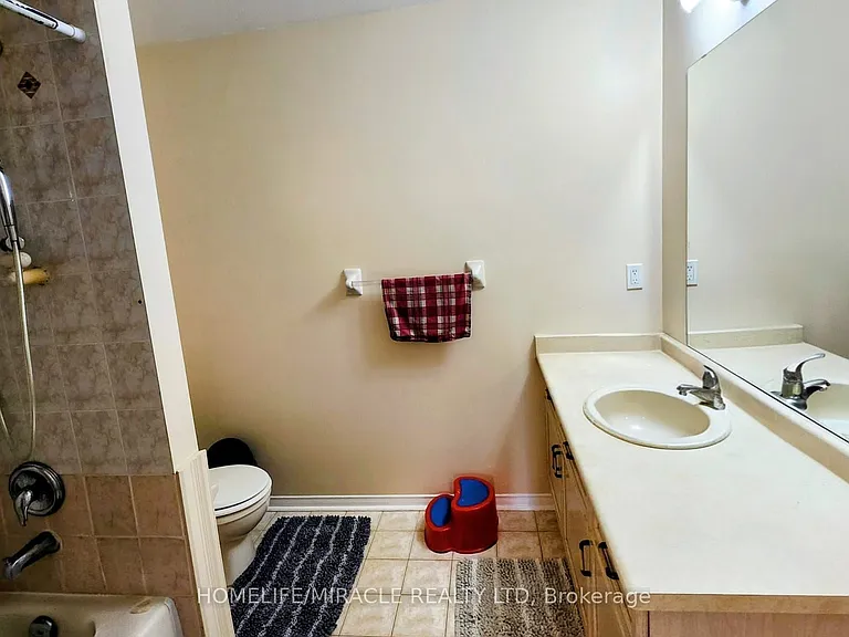 102 Whiteface Cres — Photo 16