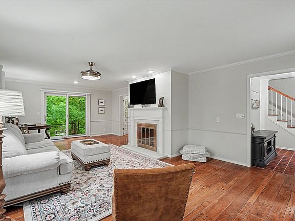 5th image of 2806 E Concord Rd