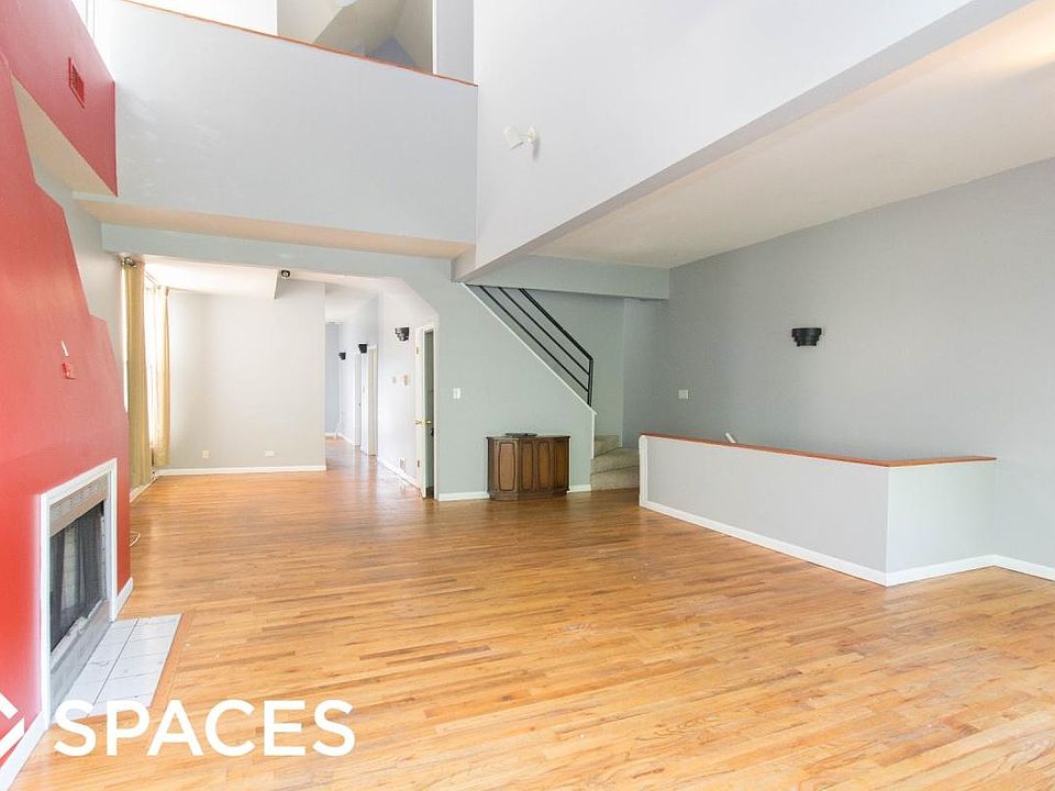 1st image of 1057 W Cornelia Ave #Two