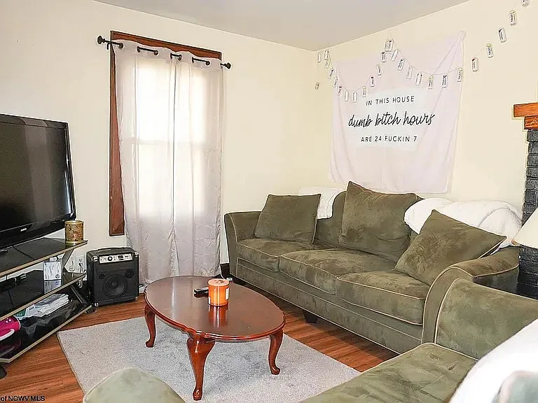 148 8th St photo 1