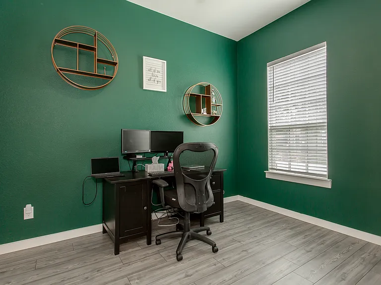 7667 Tiffany Dr — Photo 8