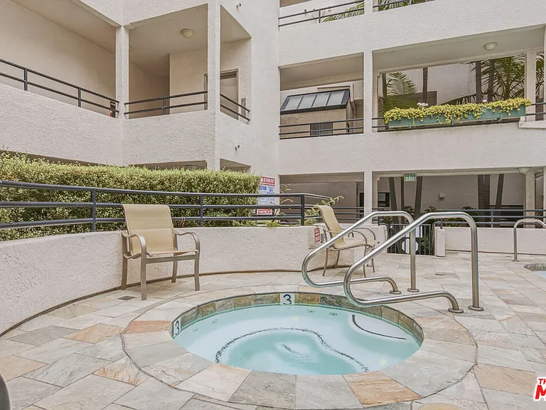 11636 Montana Ave #103 — Photo 47