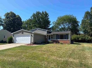 522 Autumn Dr, Flushing, MI 48433