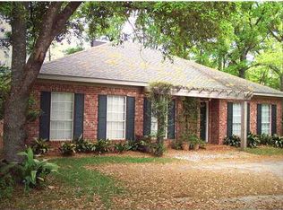 19 East Dr, Mobile, AL 36608