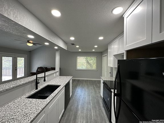 4th image of 4901 TIMBER TRACE ST