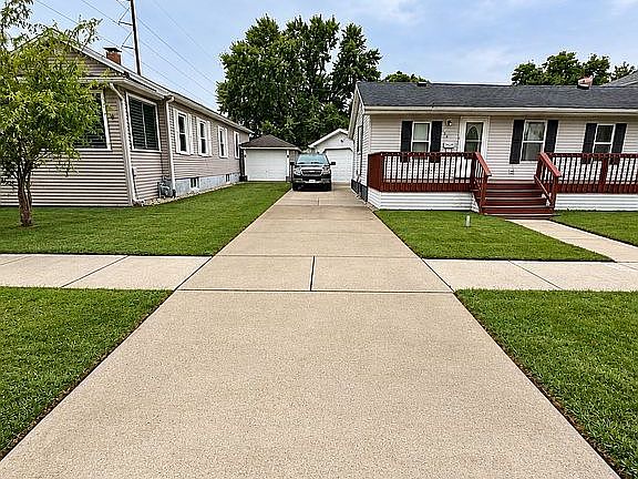 4th image of 513 W Superior St