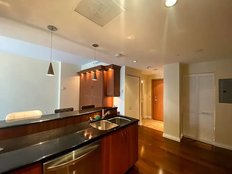 90 George St #507 — Photo 6