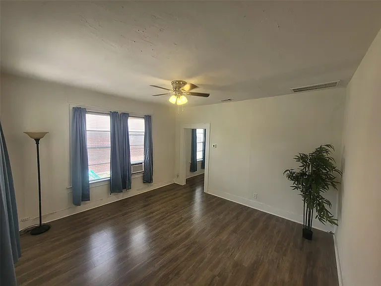 1415 Lombardy St — Photo 2