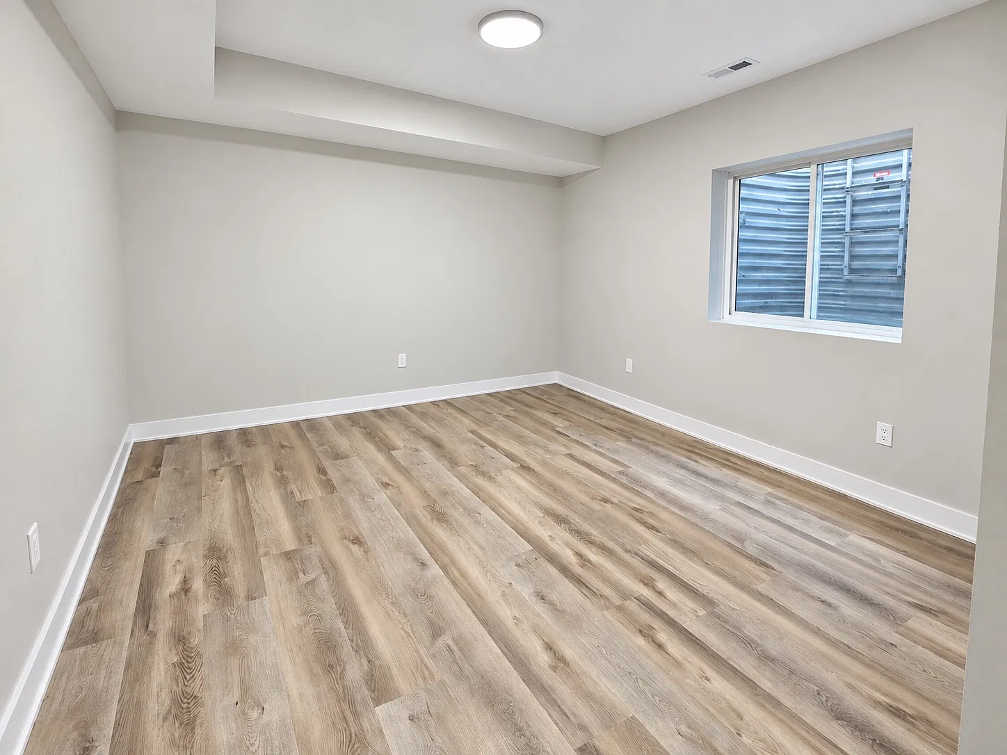 4 bed, 3.5 bath, 2700 sqft, $3,000 — Photo 4