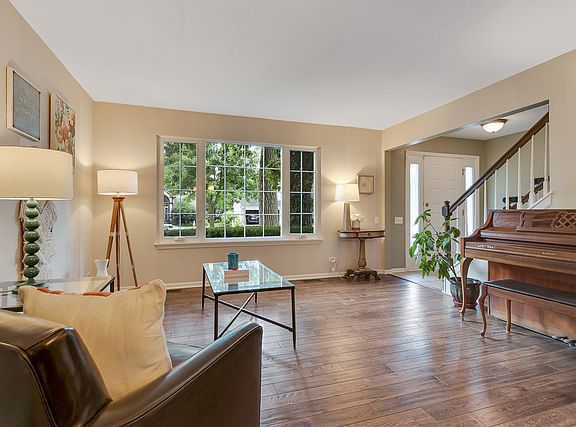 4th image of 1125 Popes Creek Cir
