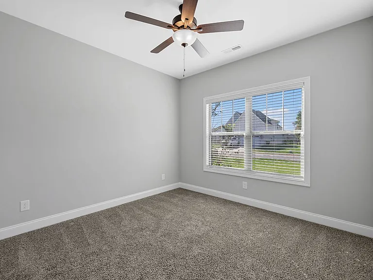 573 Bowden Dr — Photo 24