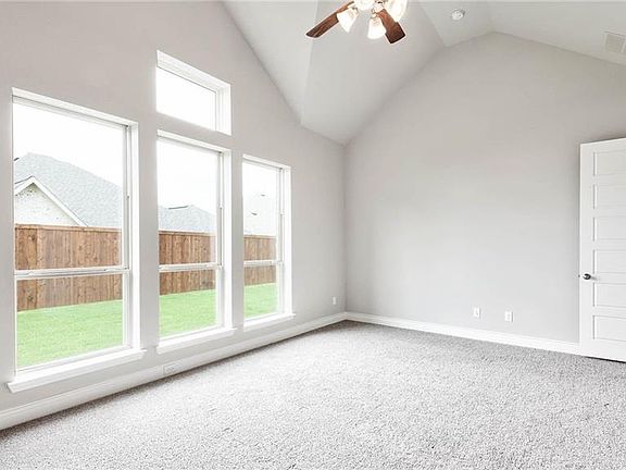 4th image of 1108 Walker Way