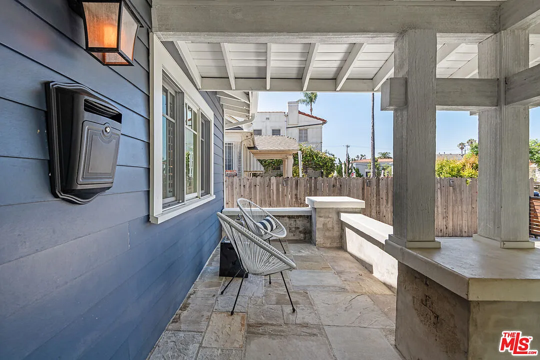 4 bed, 4.0 bath, 2904 sqft, $9,500 — Photo 4