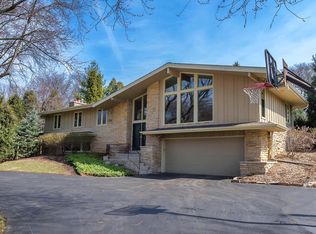 1670 Berkshire Dr, Elm Grove, WI 53122