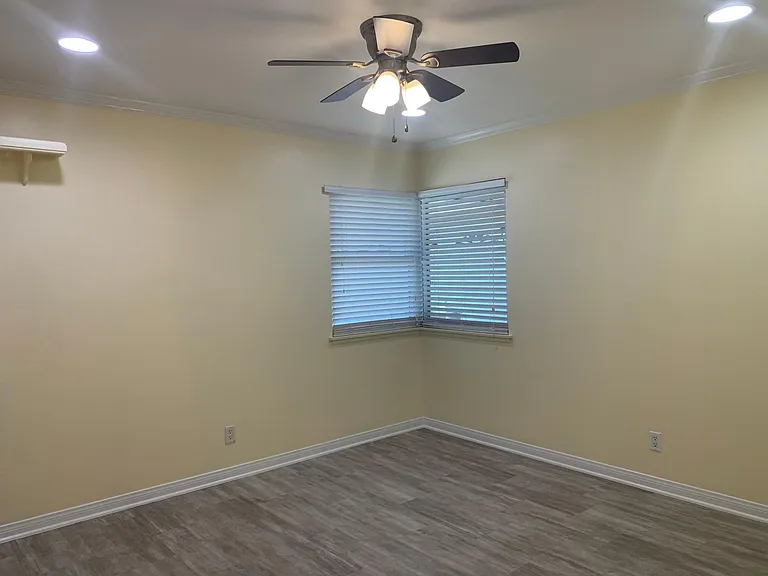 2023 Karen St — Photo 17