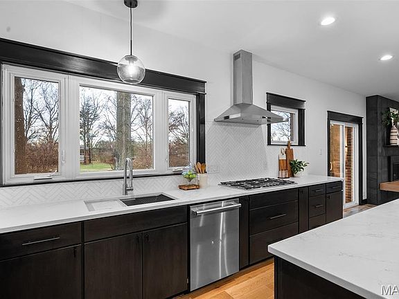 5th image of 849 Bluespring Ln