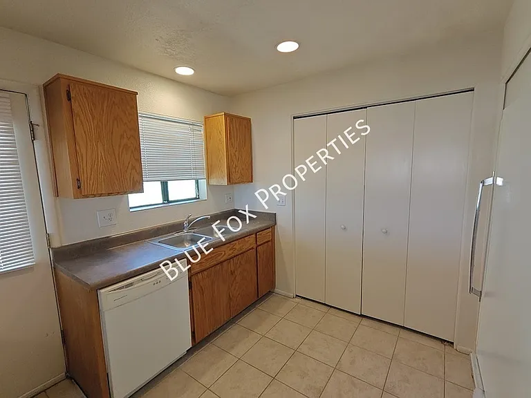 3318 E Bellevue St #B — Photo 5
