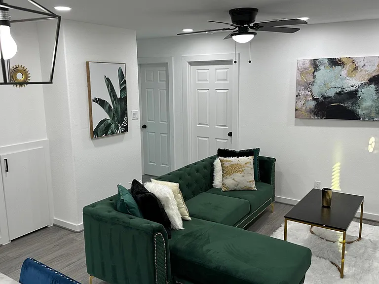8722 Peachtree St — Photo 2