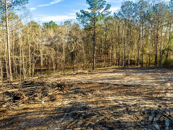 3rd image of 86 Davis Rd