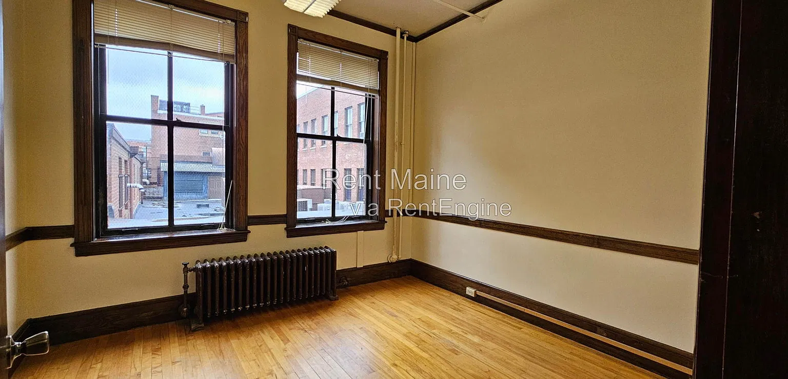 61 Main St — Photo 2