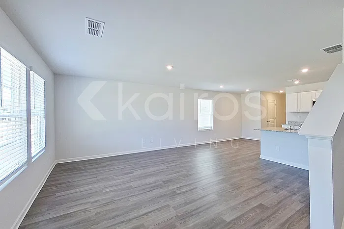 3 bed, 2.5 bath, 1522 sqft, $1,595 — Photo 2