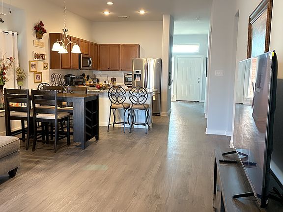 2nd image of 10513 Cedar Ct