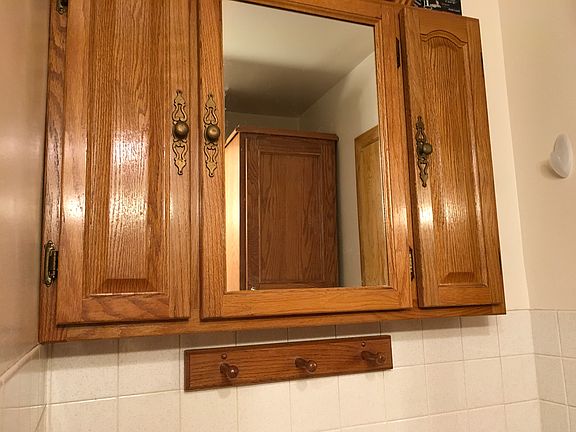 Bathroom cabinet