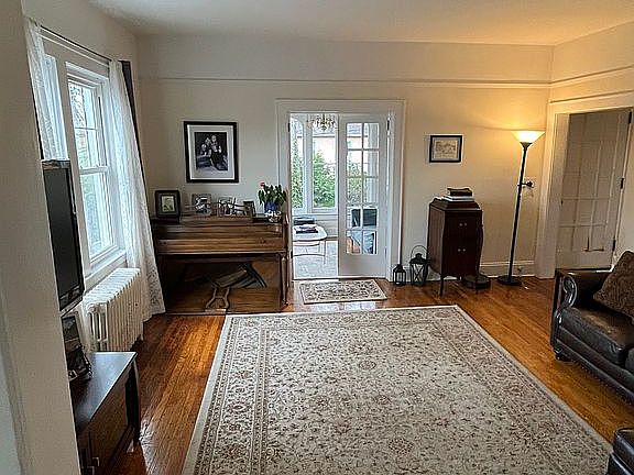 3rd image of 50 Sickles Ave