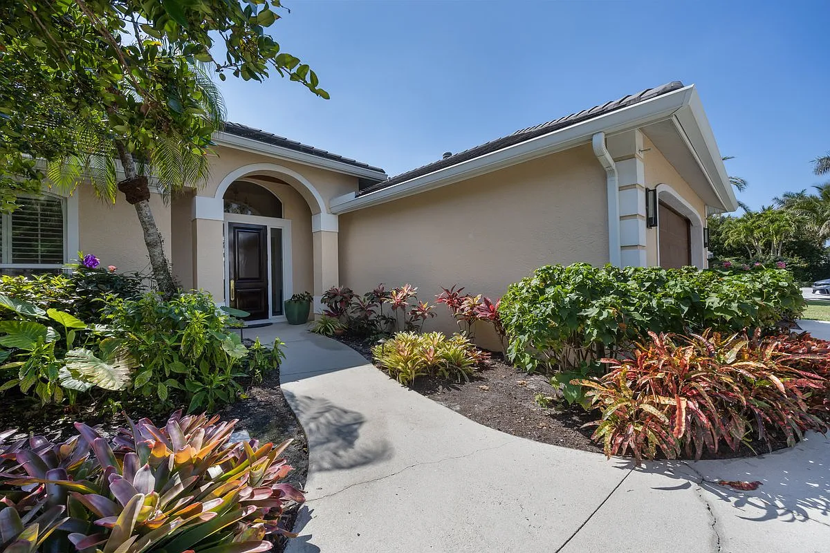 4 bed, 3599 sqft, $15,000 — Photo 1