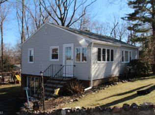 22 Millington Ave, Hewitt, NJ 07421