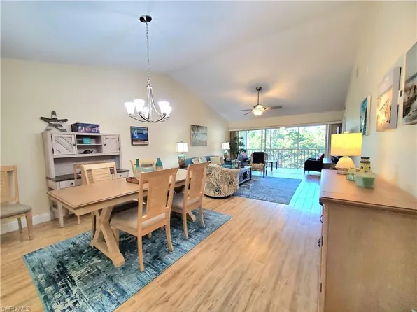 7105 Dennis CIR #E-302, NAPLES, FL 34104