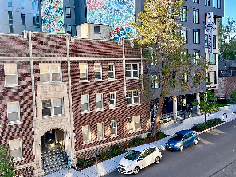 Stanford Apartments — Photo 16