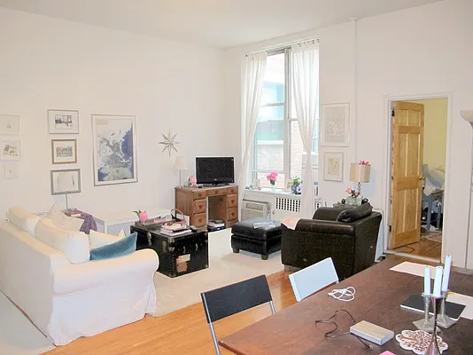 Rented by Salizzoni Realty | media 23